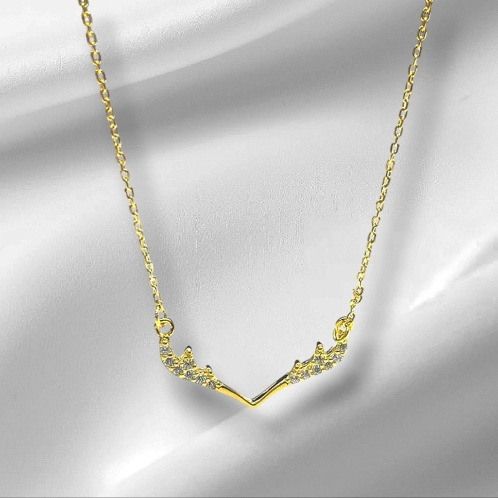 Gold Deer Antler Crystal Accent Necklace, NWOT - Great Gift 🎁